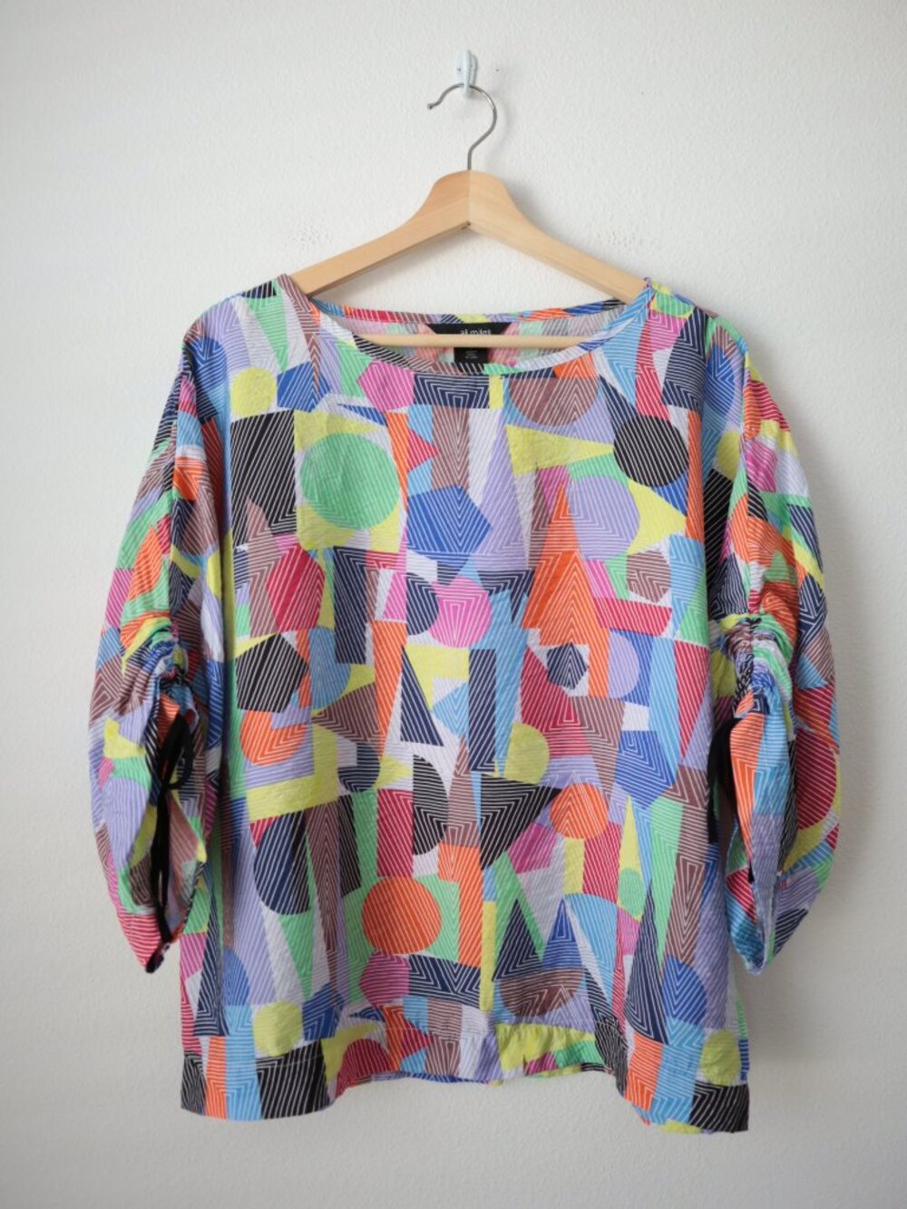 Ali Miles Art to Wear Geometric Tie Sleeve Blouse | S
